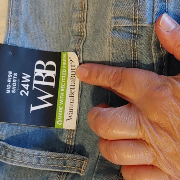 NWT Women's Mid Rise Denim Cuffed Shorts With Tummy Control - Picture 7 of 8